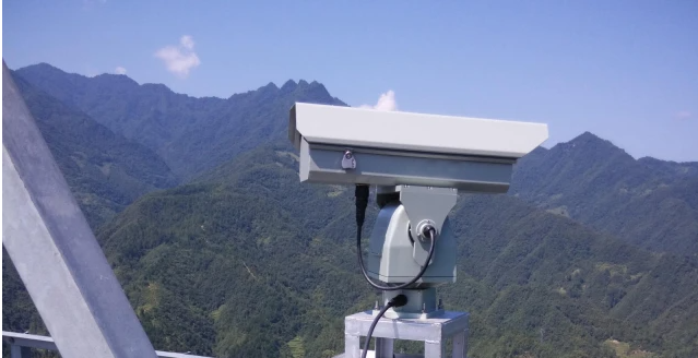 一個成功的森林防火監(jiān)控解決方案，背后離不開一臺雙光譜云臺攝像機默默付出