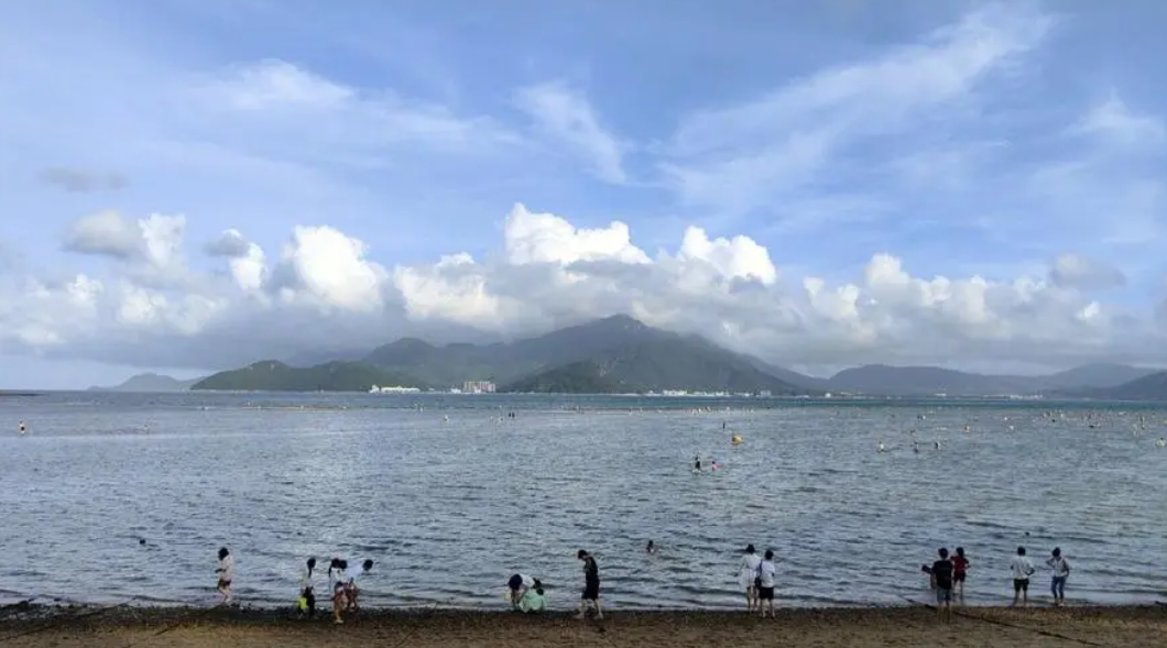 海邊沙灘防偷渡、防溺水監(jiān)控使用球形轉(zhuǎn)臺(tái)設(shè)備的優(yōu)勢(shì)包括哪些！