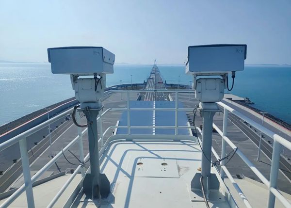 智慧航道預(yù)警監(jiān)控、海域遠(yuǎn)程熱成像監(jiān)控云臺(tái)攝像機(jī)有何功能優(yōu)點(diǎn)？