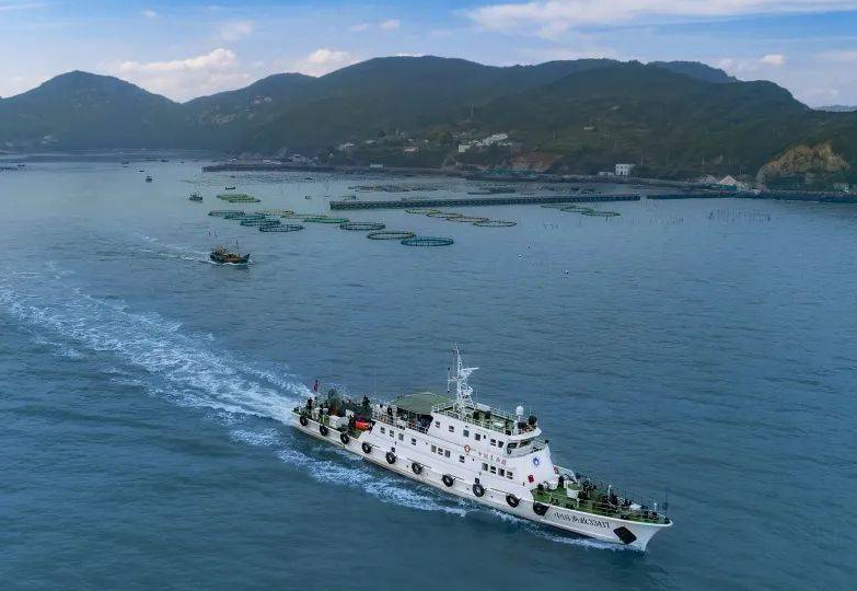 熱成像雙光譜監(jiān)控預(yù)警攝像機(jī)