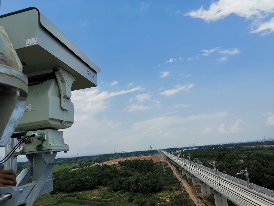 鐵路沿線燃燒玉米秸稈作物視頻監(jiān)控預(yù)警攝像機