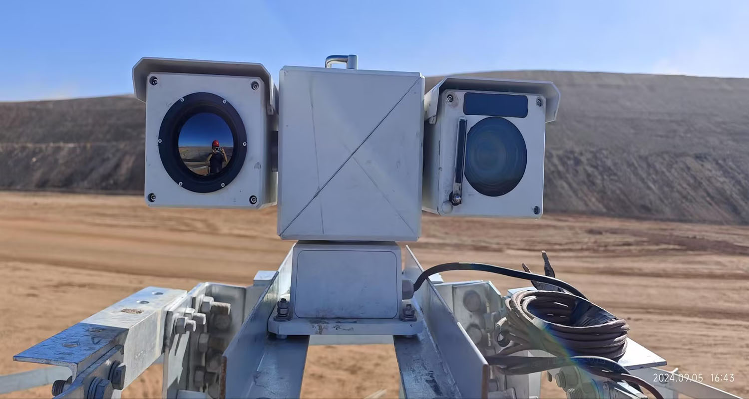 雙光譜云臺攝像機(jī)