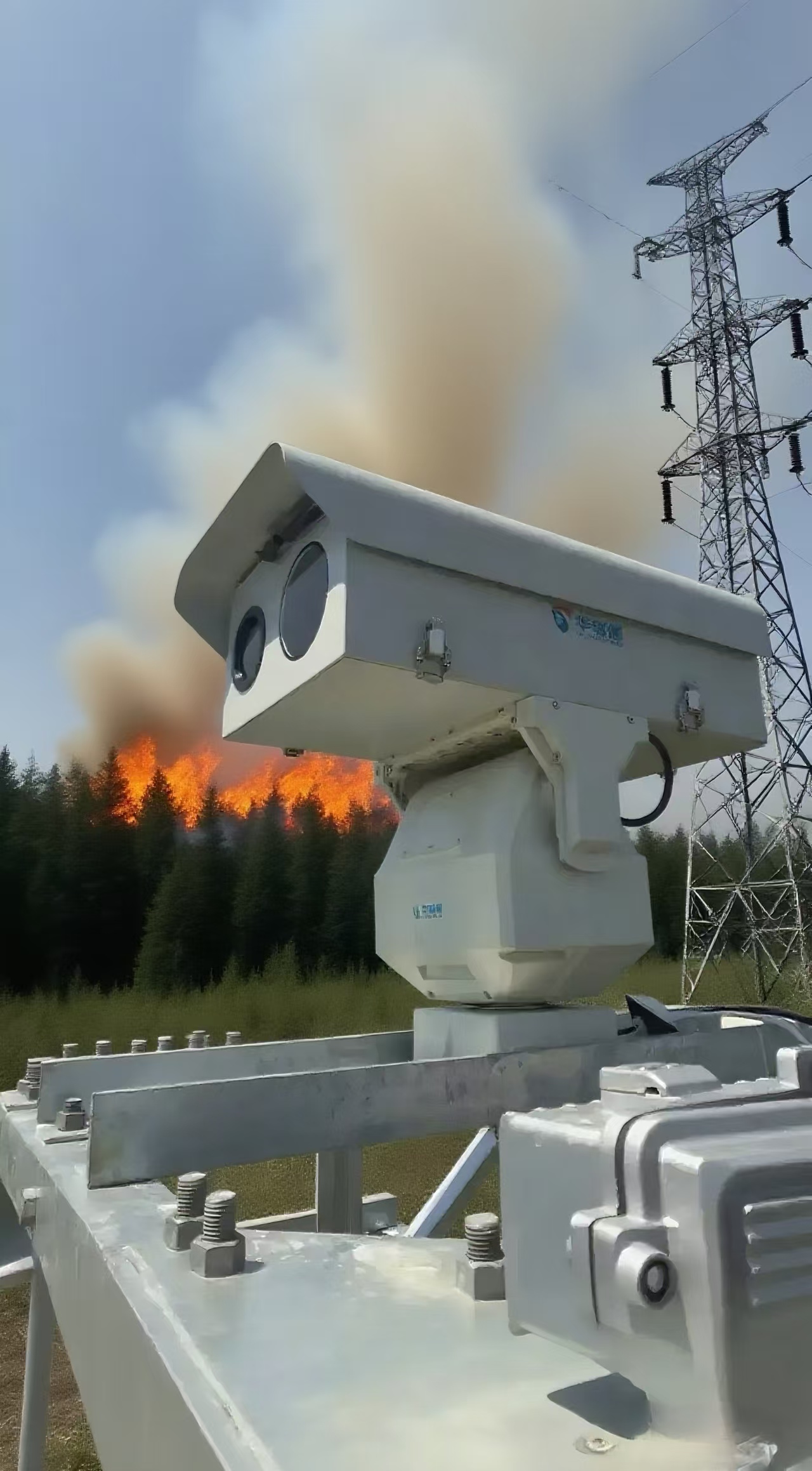 秋高氣爽干燥季，林火高發(fā)期！華瑞通雙光譜攝像機+經(jīng)緯度地圖預警系統(tǒng)聯(lián)動方案
