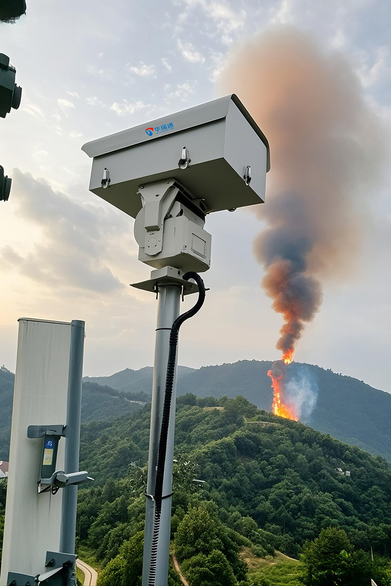 傳統(tǒng)監(jiān)控與6公里熱成像AI攝像機在全天候防火中的效率對比及效率提升300%的奧秘